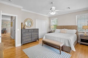 4 bedrooms, iron/ironing board, free WiFi, bed sheets