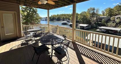 Lake It Easy - Waterfront Getaway With 7 Bedrooms!