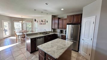 House, Multiple Beds, Patio (Lake it Easy) | Private kitchen | Fridge, microwave, oven, stovetop