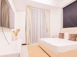 3 bedrooms, iron/ironing board, WiFi, bed sheets