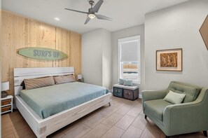 6 bedrooms, iron/ironing board, WiFi, bed sheets