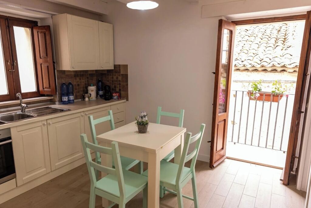 Ofen, Herdplatte, Geschirrspüler, Hochstuhl