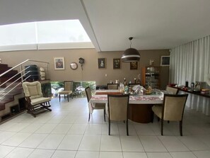 Chambre Confort, vue jardin | Cuisine privée