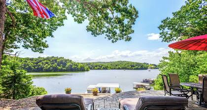 Lakeside Oasis Room for 12!