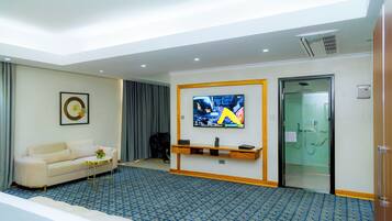 Superior-Zimmer | Zimmersafe, Schreibtisch, Bügeleisen/Bügelbrett, kostenloses WLAN