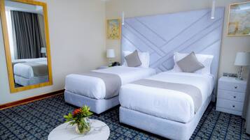 Deluxe Twin Room | In-room safe, desk, iron/ironing board, free WiFi