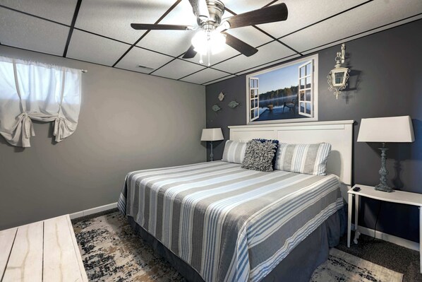 House, Multiple Beds, Hot Tub (One More Night) | 5 bedrooms, individually decorated, individually furnished, bed sheets