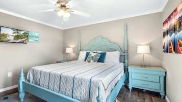 House, Multiple Beds, Hot Tub (One More Night) | 5 bedrooms, individually decorated, individually furnished, bed sheets
