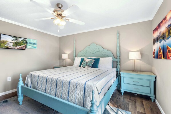 House, Multiple Beds, Hot Tub (One More Night) | 5 bedrooms, individually decorated, individually furnished, bed sheets