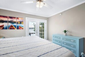 House, Multiple Beds, Hot Tub (One More Night) | 5 bedrooms, individually decorated, individually furnished, bed sheets