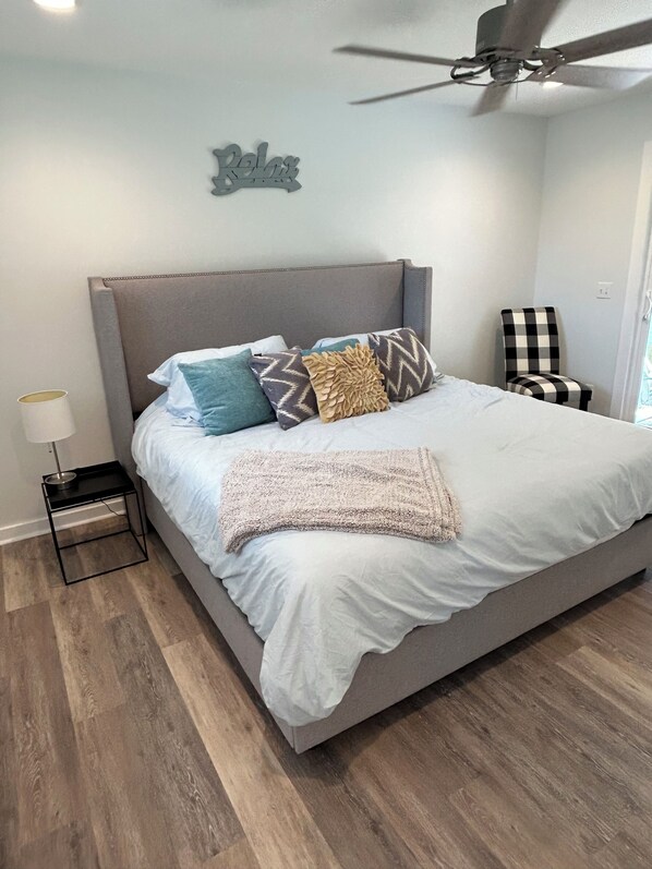 3 عدّة غرف نوم وواي فاي وملاءات أسرّة