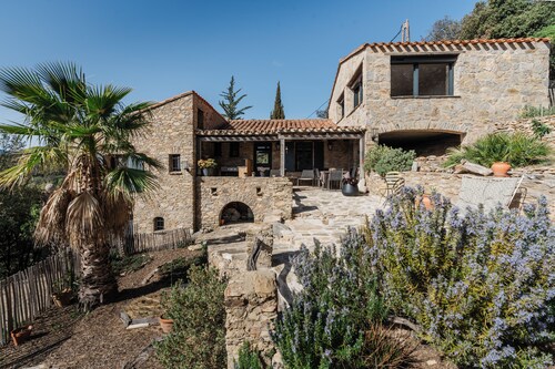 Cette bergerie incarne le rêve d’un équilibre parfait entre nature et sérénité