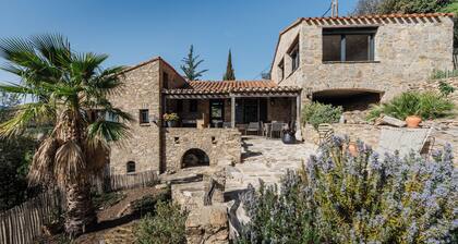 Cette bergerie incarne le rĂȘve dâun Ă©quilibre parfait entre nature et sĂ©rĂ©nitĂ©