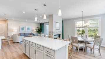 Deluxe Apartment, Balcony | Private kitchen