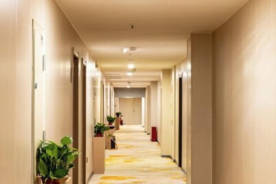 ning zhao Hotel (Shijiazhuang Railway University Subway Station)