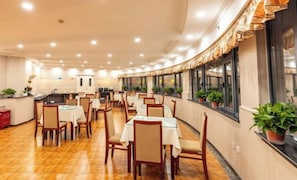 Unclassified image, 3 of 40, button - ning zhao Hotel (Shijiazhuang Railway University Subway Station) (Shijiazhuang)