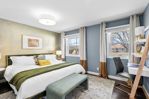 4 bedrooms, desk, travel cot, free WiFi