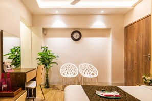 1 bedroom, desk, iron/ironing board, WiFi