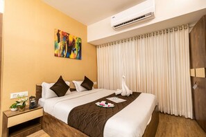 1 habitación, escritorio, tabla de planchar con plancha y wifi 