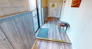 Interior - ADA|2BR|Warehouse Suite|Exposed Brick|Modern Theme (Louiseville)