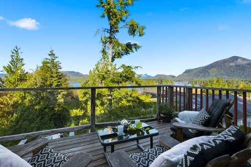 Raven's Treehouse-D.T, Tonquin, Mountain/Ocean View