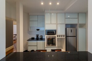 Fridge, microwave, oven, stovetop