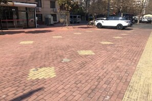 Free self-parking - Hongrunde Hotel (Qingdao)