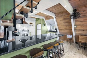 House, Multiple Beds, Patio (Sunrise Oasis) | Private kitchen