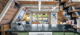 Sunrise Oasis - Enjoy Lakefront Living