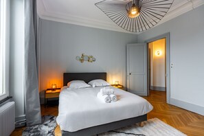 1 habitación, tabla de planchar con plancha, wifi gratis y ropa de cama 