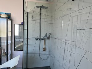 Hair dryer, towels
