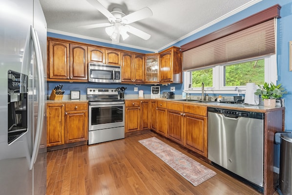 Microwave, oven, stovetop, dishwasher