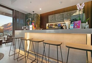 สตูดิโอ, หลายห้องนอน, วิวเมือง | ร้านอาหาร