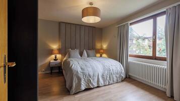 3 chambres, bureau, Wi-Fi, draps fournis