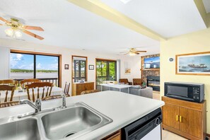 House, Multiple Beds, Patio (Sunset Escape) | Interior