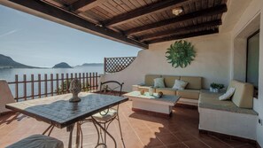 Outdoor dining - Uno sguardo sul mare | Seafront in Golfo Aranci (Golfo Aranci)