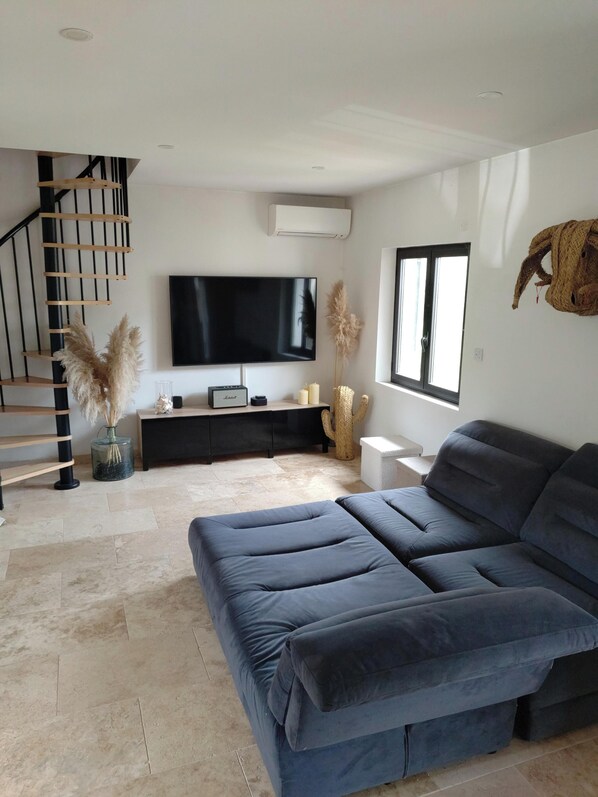 Table football, ping pong