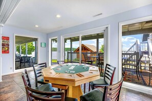 Rumah, Beberapa Tempat Tidur, hot tub (The Tiki House) | Tempat makan