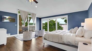 House, Multiple Beds, Hot Tub (The Tiki House) | 9 bedrooms, individually decorated, individually furnished, bed sheets