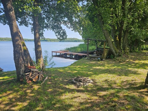 Single-story Holiday Home by the Lake