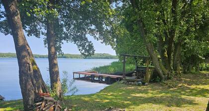 Single-story Holiday Home by the Lake