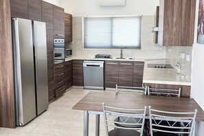 Villa (4 Bedrooms) | Interiör