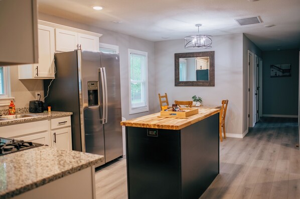 Fridge, microwave, oven, stovetop - Central Joplin • Cozy 3BR/2BA Family Home (Joplin)