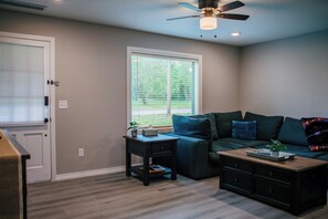 Smart TV, computer monitors - Central Joplin • Cozy 3BR/2BA Family Home (Joplin)