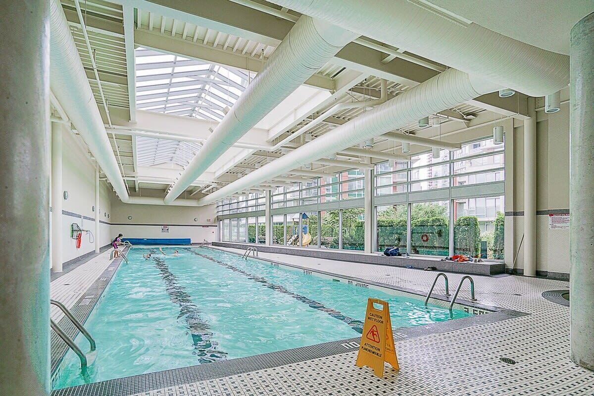 Piscine intérieure