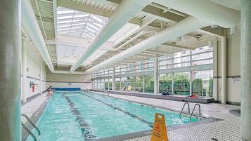 Piscine intérieure