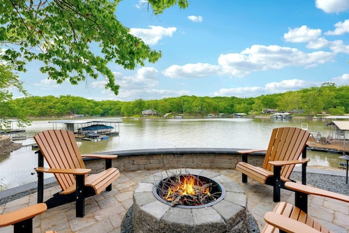 Trails End Hideaway Waterfront