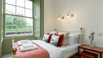 3 bedrooms, iron/ironing board, travel crib, WiFi