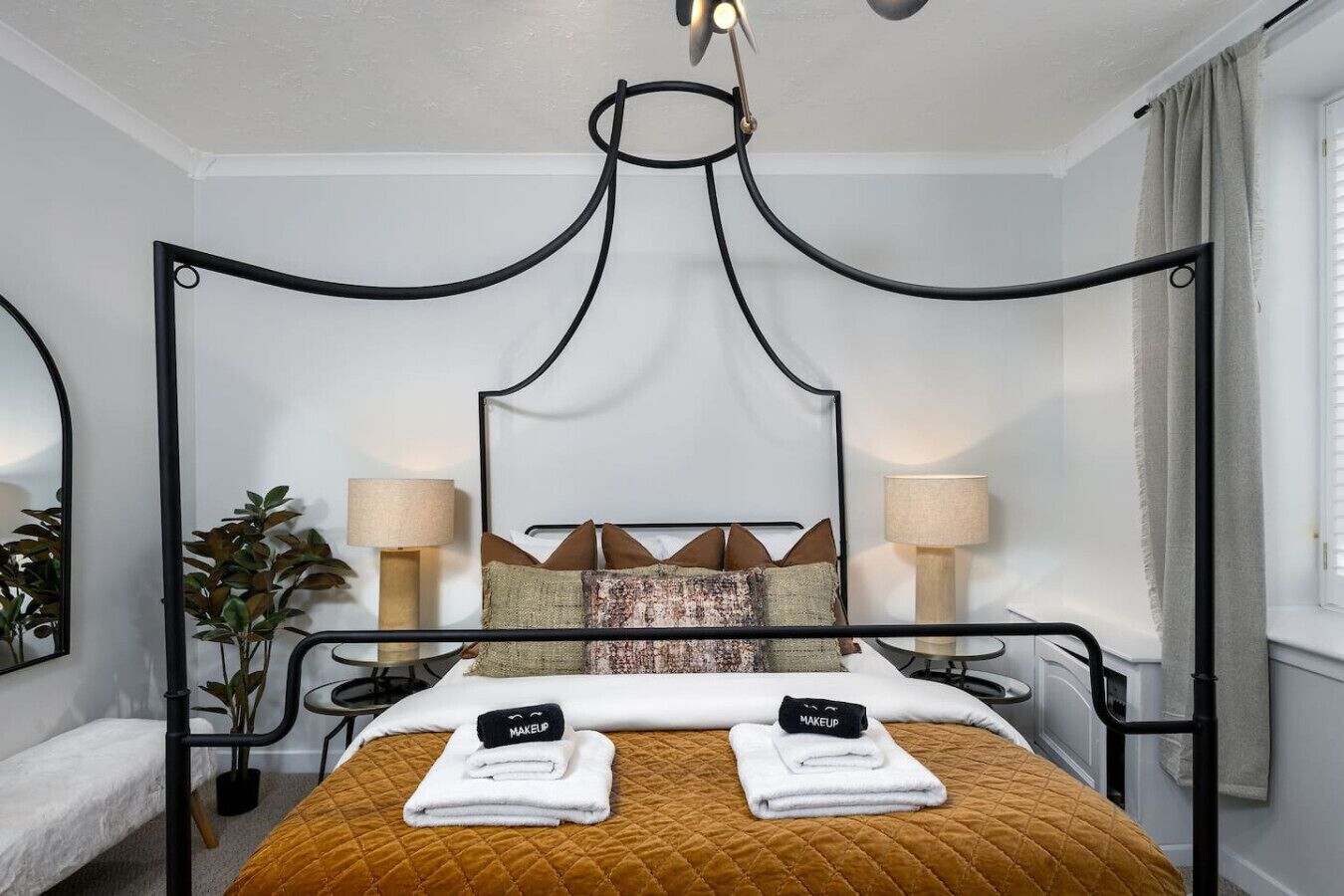 2 bedrooms, iron/ironing board, travel crib, free WiFi