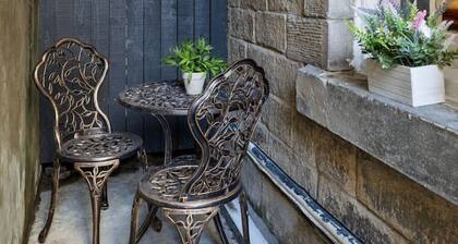 Sapphire Suite The Stirling Residence